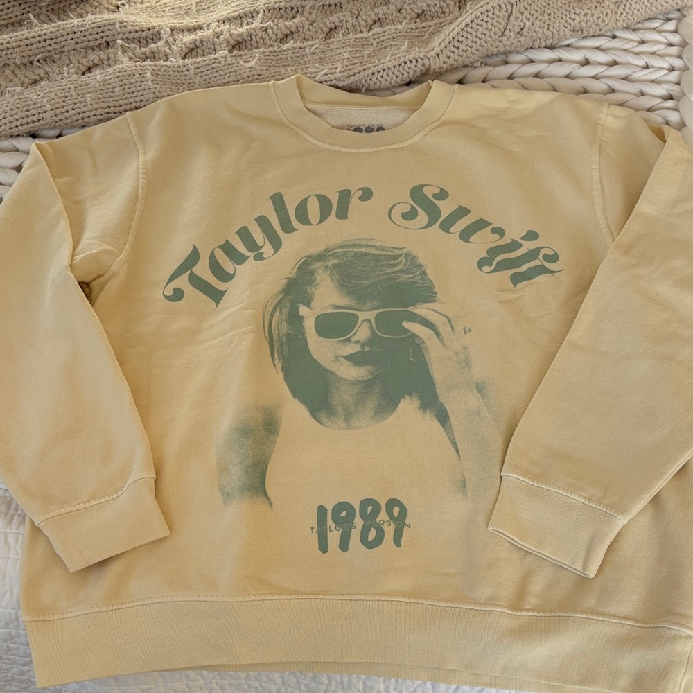 Taylor Swift 1989 Taylor’s Version Sweatshirt New